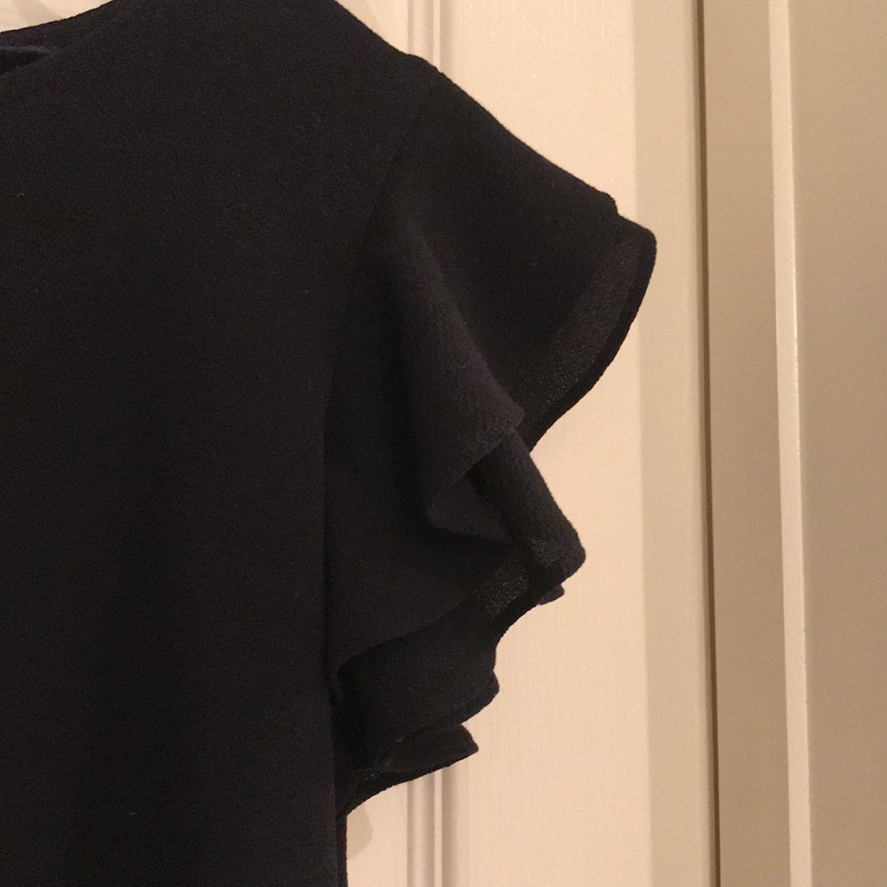 EM Flutter Sleeve Top - Picture 2 of 3